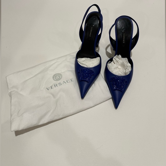 Versace La Medusa Blue Slingback Pumps Sz 38.5 | 100% Authentic - Picture 4 of 13